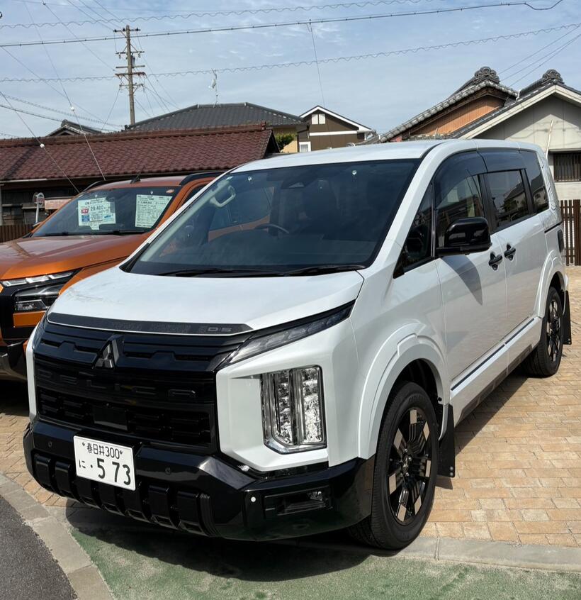 デリカD:5 4WD P8人乗り