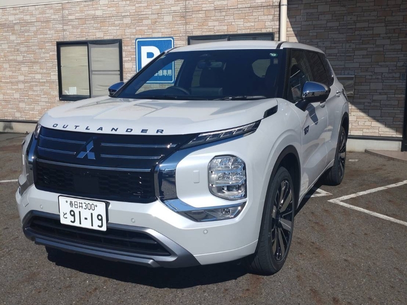 新型アウトランダー P Executive Package