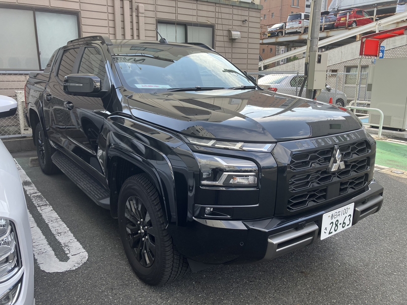 エクリプスクロスＰＨＥＶ　5人乗り　　