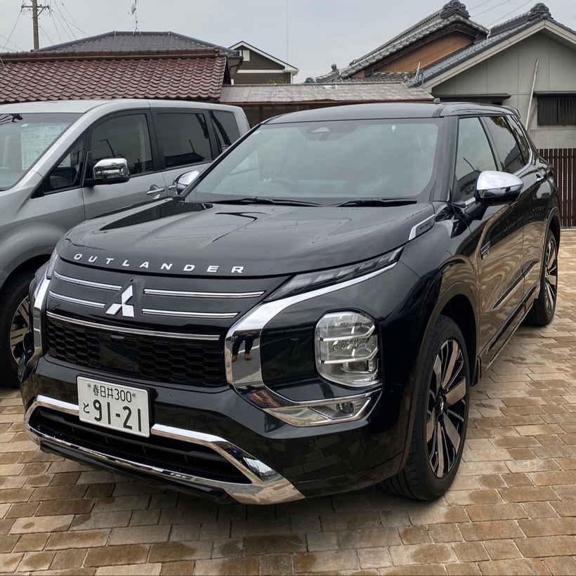新型アウトランダー　P　Executive Package　7人乗り